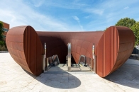 地底奇旅：Anish Kapoor 注入雕塑语言，Monte Sant’Angelo 地铁站今日启用