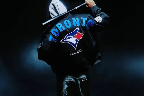 Drake 旗下 OVO 携手 MLB 推出 2026 联名胶囊系列