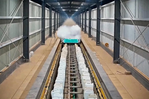 中国超导磁浮测试创纪录:1 吨载具 2 秒内飙至 700 公里/时