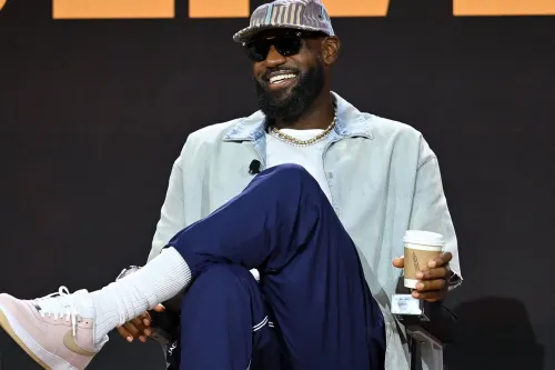 LeBron James 率先公开预览 Nike LeBron 24「Chosen 1s」鞋款