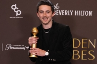 Wrist Check：Timothée Chalamet 佩戴铂金 Urban Jürgensen UJ-2 亮相 2026 金球奖