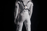 NASA「Artemis IV」宇航员将穿上 Prada × Axiom Space 战衣登月