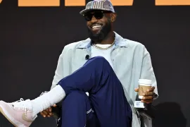 LeBron James 率先公开预览 Nike LeBron 24「Chosen 1s」鞋款