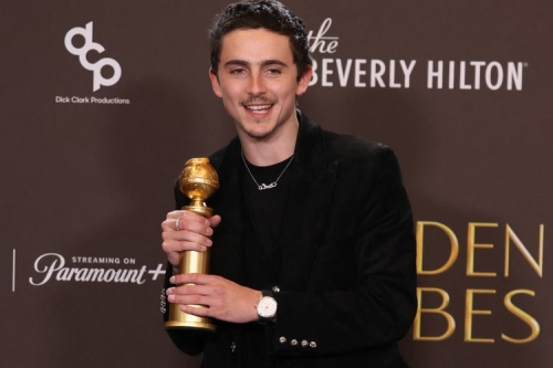 Wrist Check：Timothée Chalamet 佩戴铂金 Urban Jürgensen UJ-2 亮相 2026 金球奖