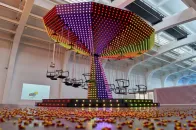 Carsten Höller 将 UCCA Beijing 划分为两个平行的彩色与黑白世界