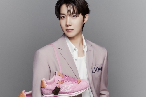 j-hope × Louis Vuitton 超软 Buttersoft 球鞋登场