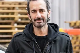 近 30 年 LVMH 生涯结束，Marc Jacobs 以 9.25 亿美元易主