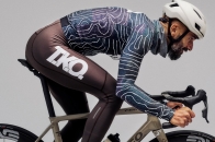 Pas Normal Studios 推出 2025 全新秋冬 T.K.O. 系列，四季皆宜的机能骑行新系列