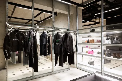 BALENCIAGA 于上海兴业太古汇举办 Hourglass Avenue 手袋发布派对