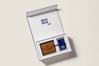 这组 UNO × Miu Miu 收藏级联名扑克牌只需 600 美元就能入手