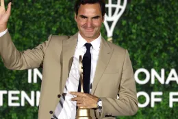 Roger Federer 入选网球名人堂，写下网坛历史新篇章