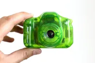 TOMBOGO 携手 HUF 为 PocketCam 披上荧光绿新装