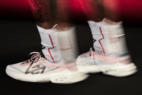 Represent 旗下 247 Division 推出首款碳板混合鞋 ARC-4