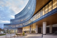 Ford 联手 Snøhetta 发布 Henry Ford II World Center，颠覆未来全球总部新蓝图