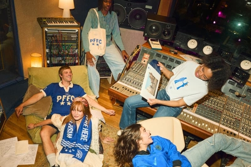 FC Internazionale Milano 携手 Pink Floyd 推出《Wish You Were Here》50 周年联名系列