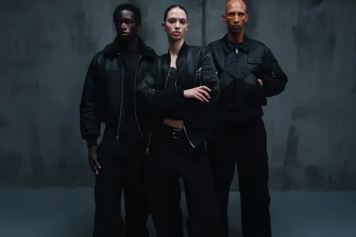 Alpha Industries 最新「Triple Black Pack」将 MA-1、B-15 与 CWU-45 以全黑姿态呈现