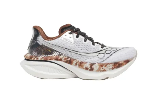 Saucony 推出包含五款鞋履的全新「Space Cowboy」系列