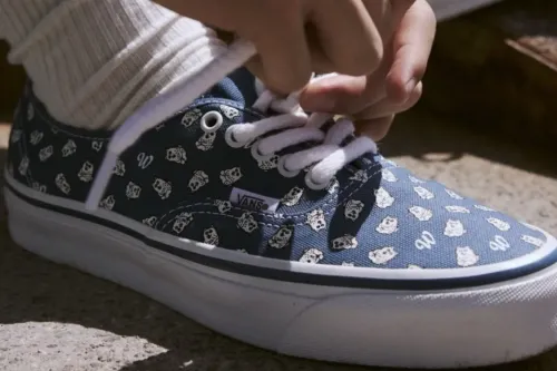 WORKSOUT 为 Vans Premium Authentic 鞋款注入满版卡通图案
