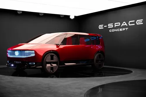 雷诺 E-Space 概念车亮相巴黎车展，六座灵活座舱重塑家用电动 MPV