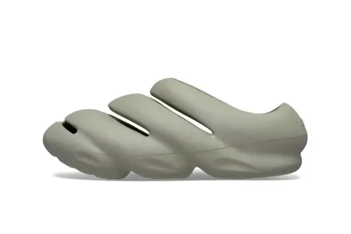 Crocs 推出 ROY 最新「Elephant」配色鞋款