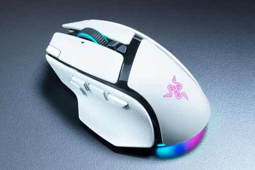 雷蛇 Razer Basilisk V4 Pro 电竞鼠标登场，一键即可在游戏中完成 180 度转身