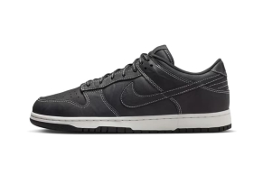 Nike Dunk Low「Off-Noir/Summit White」配色鞋款以 Nubuck 麂皮打造