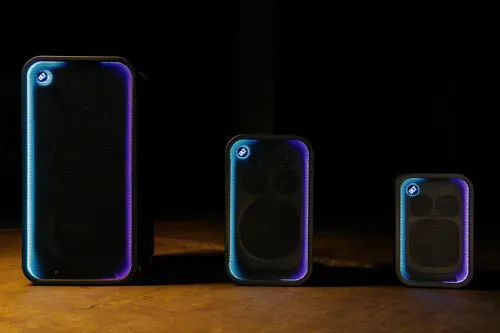 Sony ULT Power Sound 系列新增 3 款派对扬声器，当中包括重达 121 磅的 Tower Max