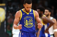 Stephen Curry 2022 总决赛 G6 战袍成交价 245 万美元