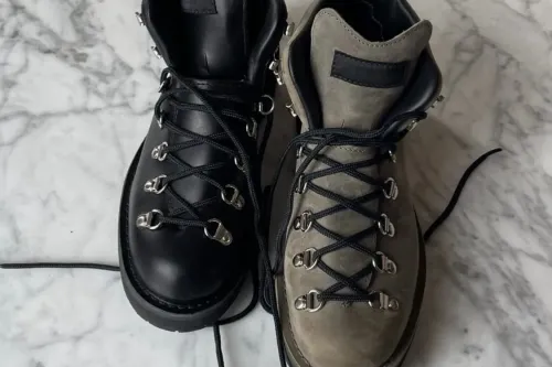 JJJJound 与 Danner 再度携手，推出 FW26 Mountain Light 联名系列靴款