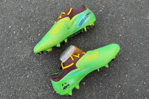 近赏 Travis Scott × Nike Phantom 6 Low Elite 联名战靴