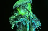 Erykah Badu 宣布 2026「LIVE」北美巡回演唱会：De La Soul、The Alchemist、Smino 联手压阵
