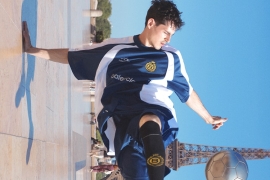 Balenciaga 发布全新 Soccer Series 26 足球主题大片