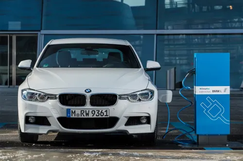 宝马 BMW 因火警风险在美国召回逾 29,000 辆插电式混能房车