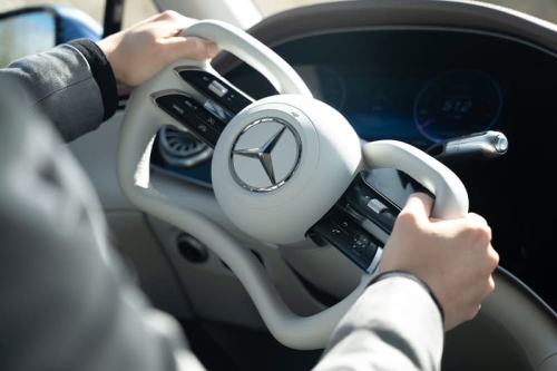 Mercedes-Benz 宣布将于 2026 年引入全新电子线控转向技术