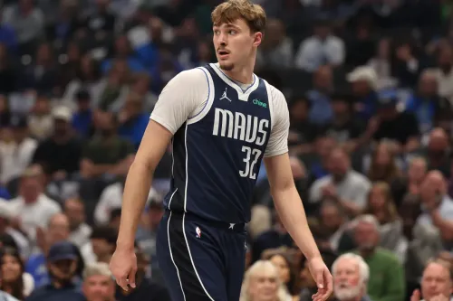 Dallas Mavericks 为换取独一无二 Cooper Flagg 球员卡，提出 32 年季票方案
