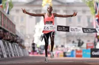 人类马拉松首次「破 2」，萨巴斯蒂安·萨维 Sabastian Sawe 创造新纪录