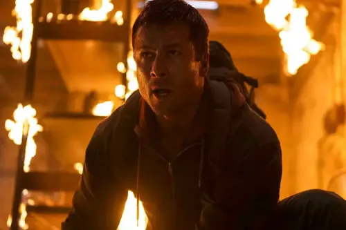 Edgar Wright 执导、Glen Powell 主演新片《逃亡游戏》全新预告曝光