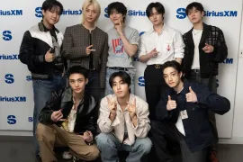 Stray Kids 凭《THIS & THAT》夺得 Billboard 200 第 9 张冠军专辑