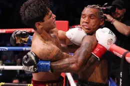 Ryan Garcia 第 2 回合击倒 Conor Benn，成功卫冕 WBC 次中量级冠军