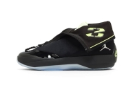 这双 Air Jordan 40「4028」配色鞋款汲取灵感自 Air Jordan 28