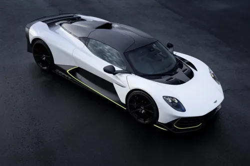 Aston Martin Valhalla Spider 成为 1,064 匹中置引擎超级跑车的更罕有敞篷版本
