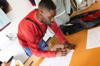 深入解读：Stone Island 为 Dave 巡演打造的「Specially Made」舞台战袍