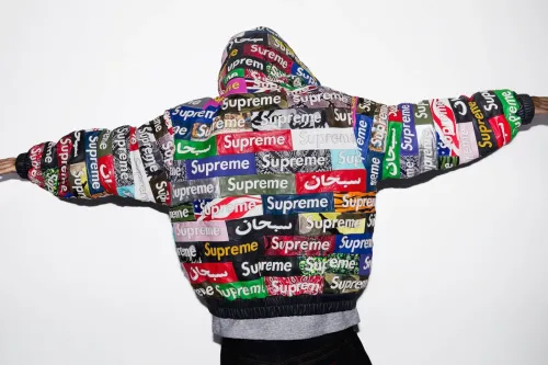 Supreme 把历代 Box Logo 档案做成了一件皮夹克