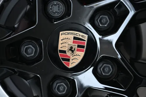 保时捷 Porsche 将产量削减至 20 万辆，并打造售价 57.4 万美元的 S1 超级跑车