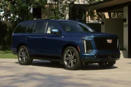 2027 Cadillac Escalade 起售价升至 105,595 美元，旗舰 SUV 跨越六位数门槛