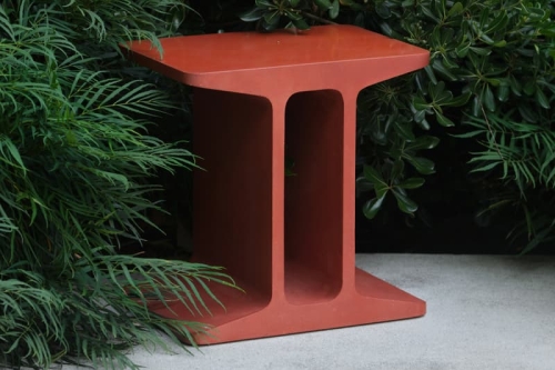 Tom Robinson Intra Side Table 边几：将工业级强度与日常实用性合一