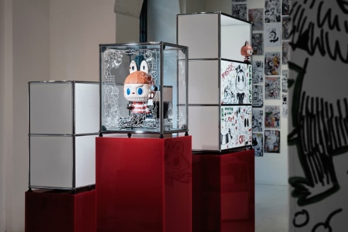 最新 Labubu 角色 Bob 登场：坐进全新 USM × Kasing Lung 胶囊系列