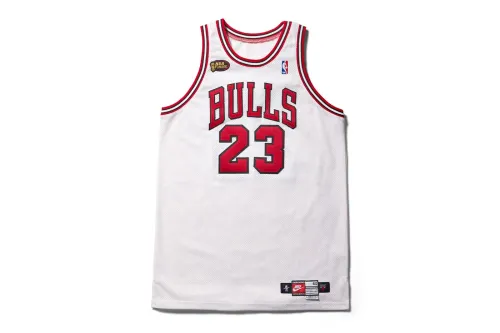 Michael Jordan 1998 年 NBA 总决赛第 3 战实战球衣将于 Pharrell 的 JOOPITER 拍卖