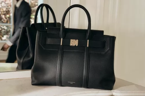 Louis Vuitton 正式发布 2024 春夏男士正装系列 Lookbook