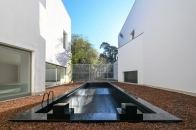 Anne Imhof 进驻葡萄牙 Serralves Museum 首个个展震撼登场